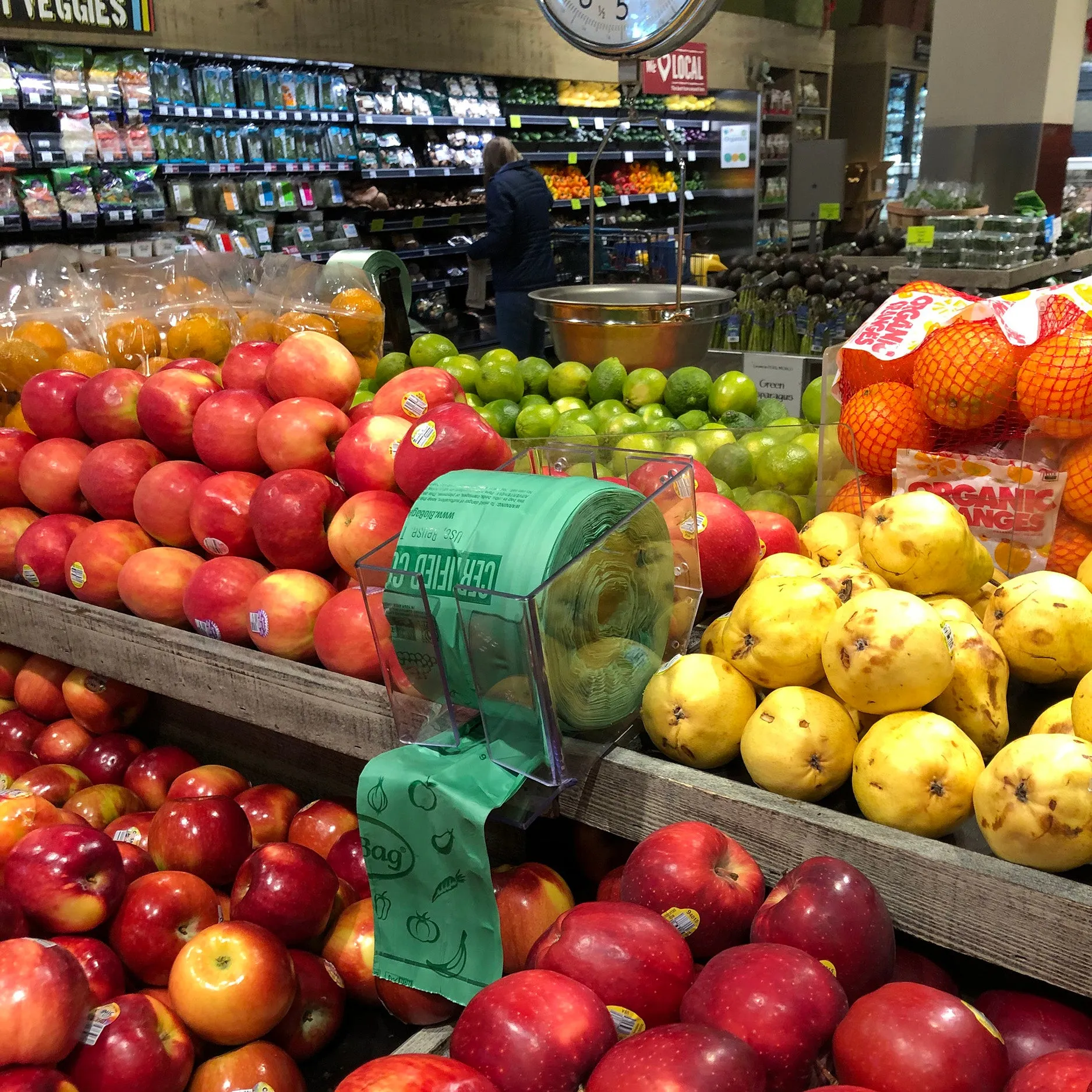 15" x 17" x 0.48 mil Green Home-Compostable Plastic Grocery Store Produce Bags (1,500 Bags, 375 Bags/Roll, 4 Rolls/Case)